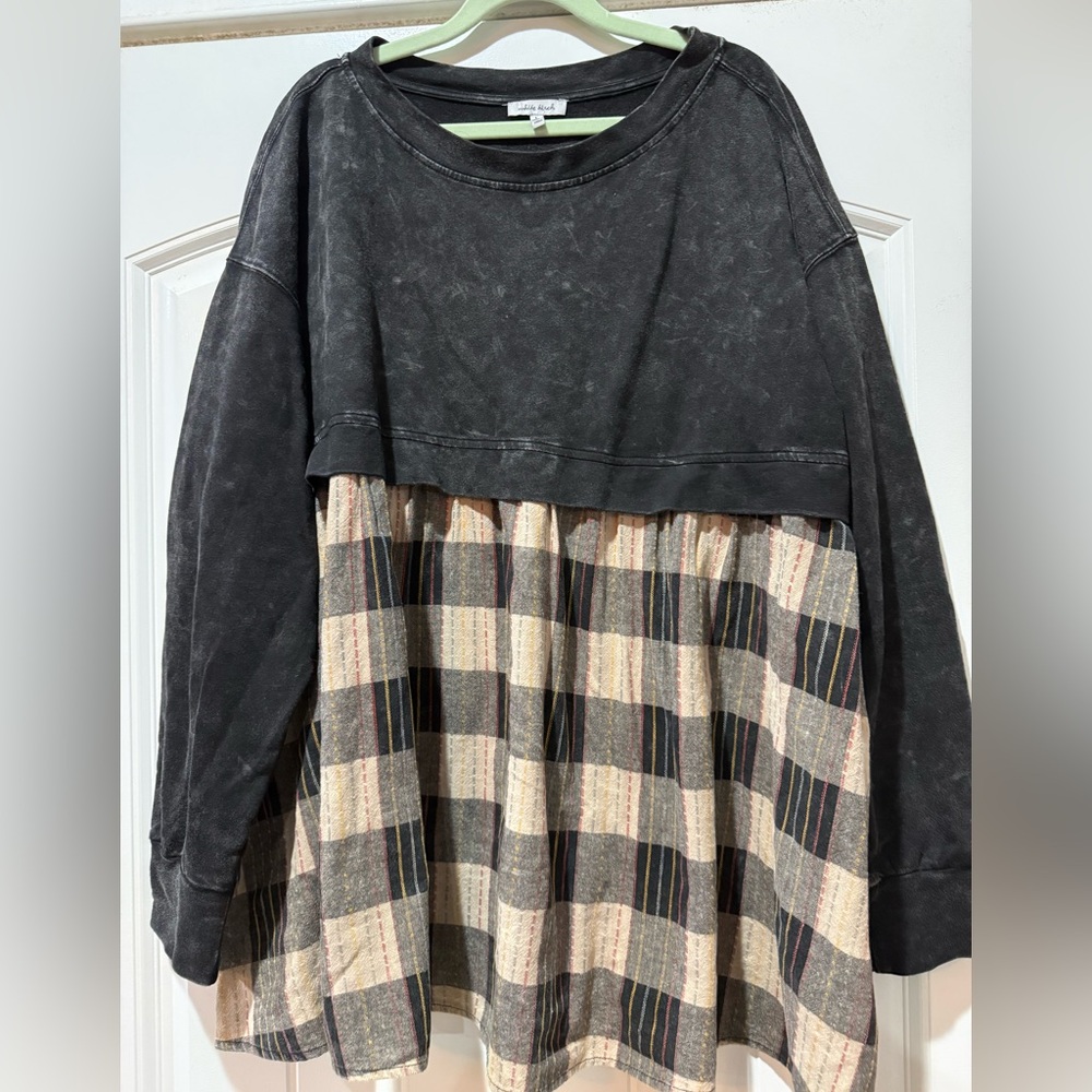White Birch Charcoal and Beige Plaid Tunic - Picture 2 of 7